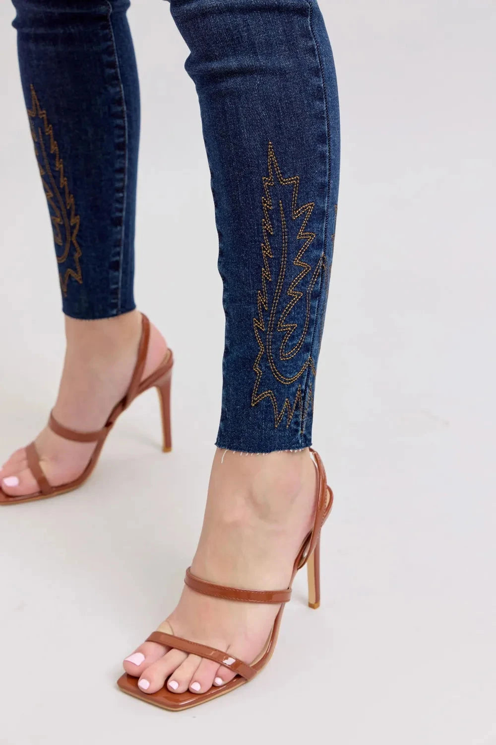 Judy Blue Plus Size Embroidered High Rise Skinny Jeans jeans jehouze