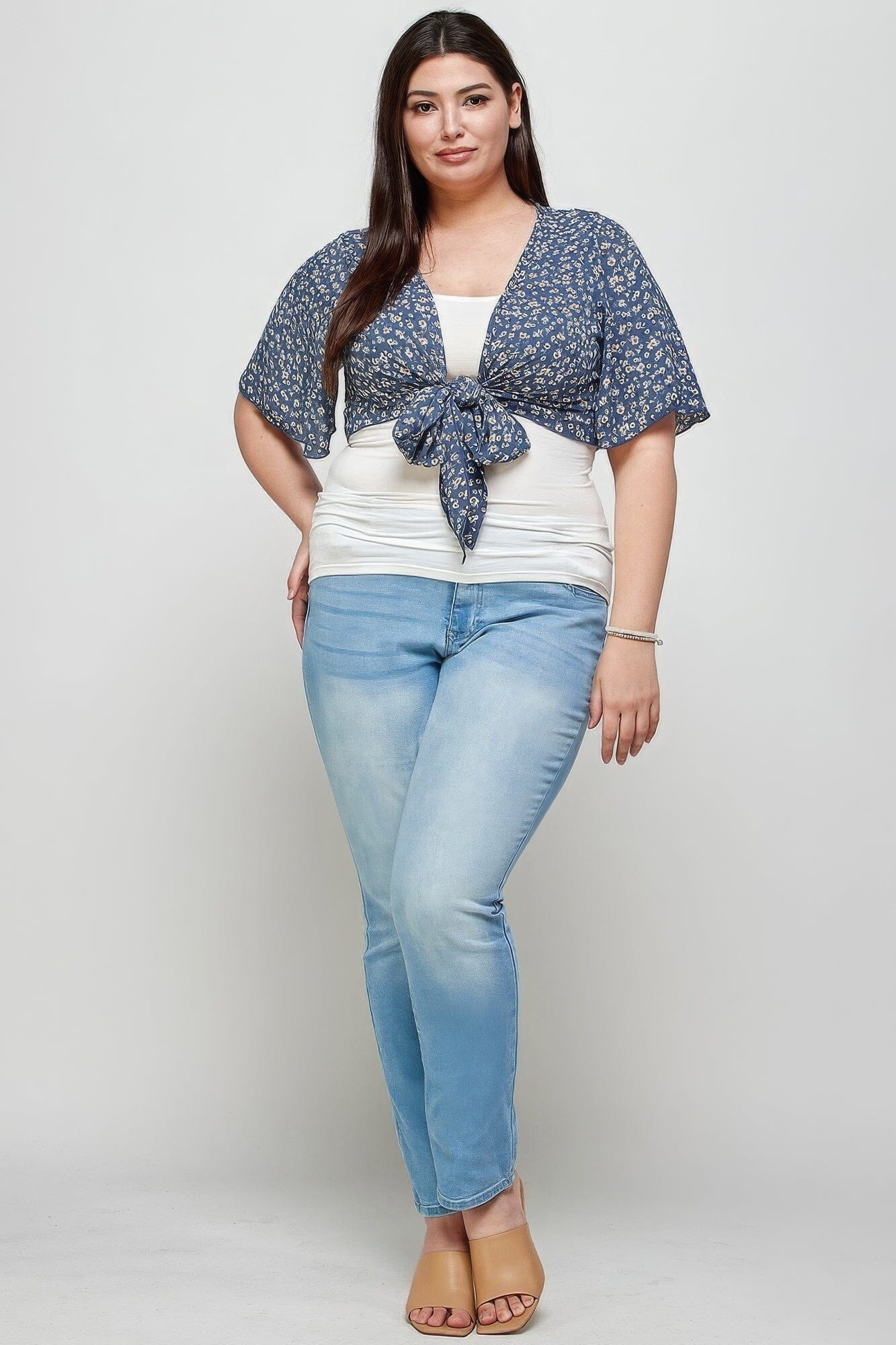 Plus Size Ditsy Floral Print Cropped Bolero Cardigan_ Outerwear jehouze