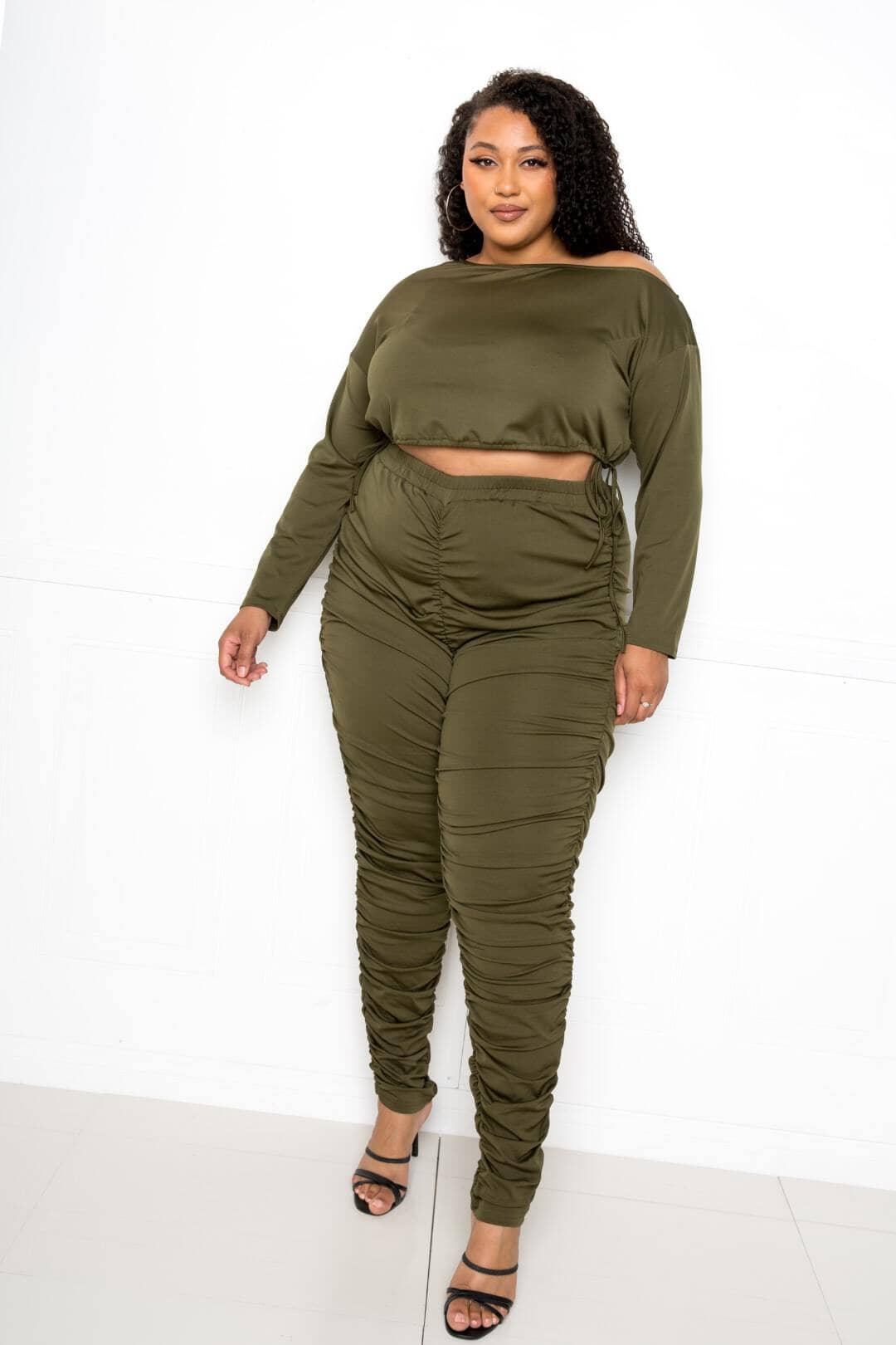 Plus Size Off Shoulder Cropped Top And Ruched Leggings Sets Outfit Sets jehouze