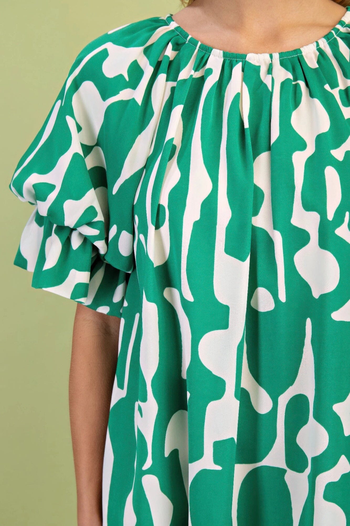 Women Geometric Print Loose Fit Mini Dress With Gathered Balloon Sleeves Dresses jehouze