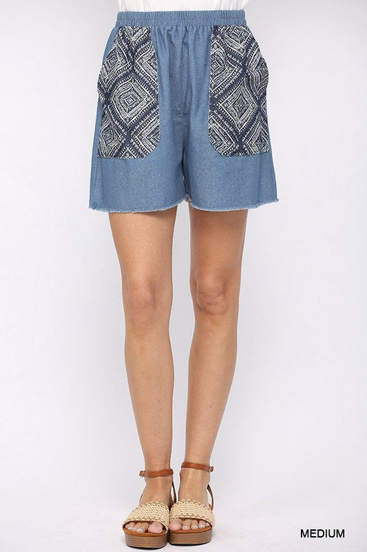 Casual Medium Denim And Print Pockets Elastic Waist Shorts With Raw Hem_ Bottoms jehouze
