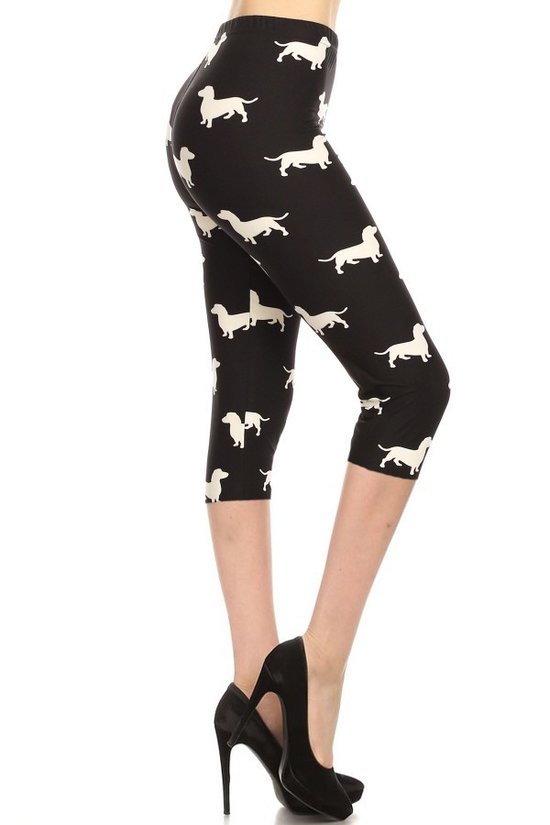 Dog Print, High Waisted Capri Leggings In A Fitted Style With An Elastic Waistband. Bottoms jehouze