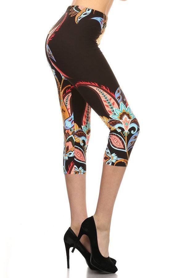 Paisley Floral Pattern Printed Lined Knit Capri Legging With