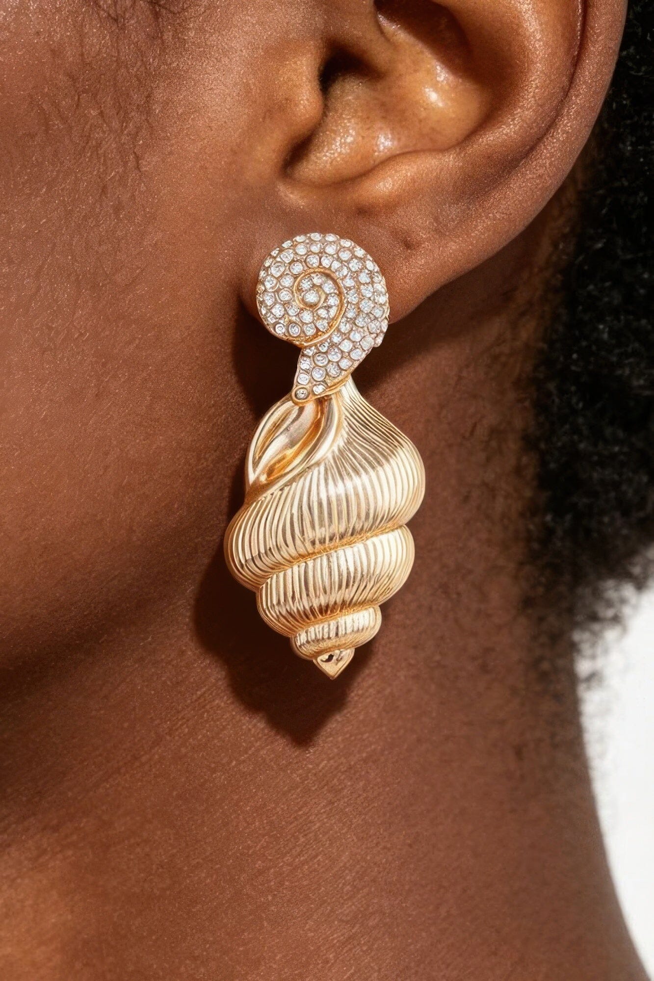 Bejeweled Conch Shell Earrings Apparel & Accessories > Jewelry > Earrings jehouze Gold Clear 