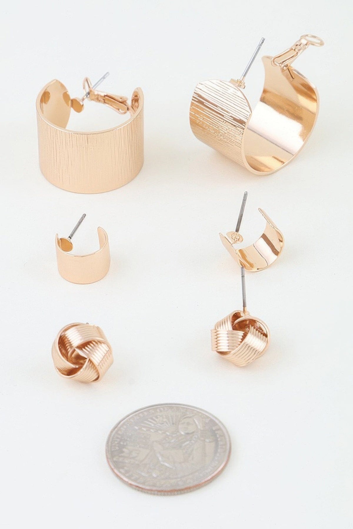 Carved Modern Hoop Earrings Apparel & Accessories > Jewelry > Earrings jehouze 
