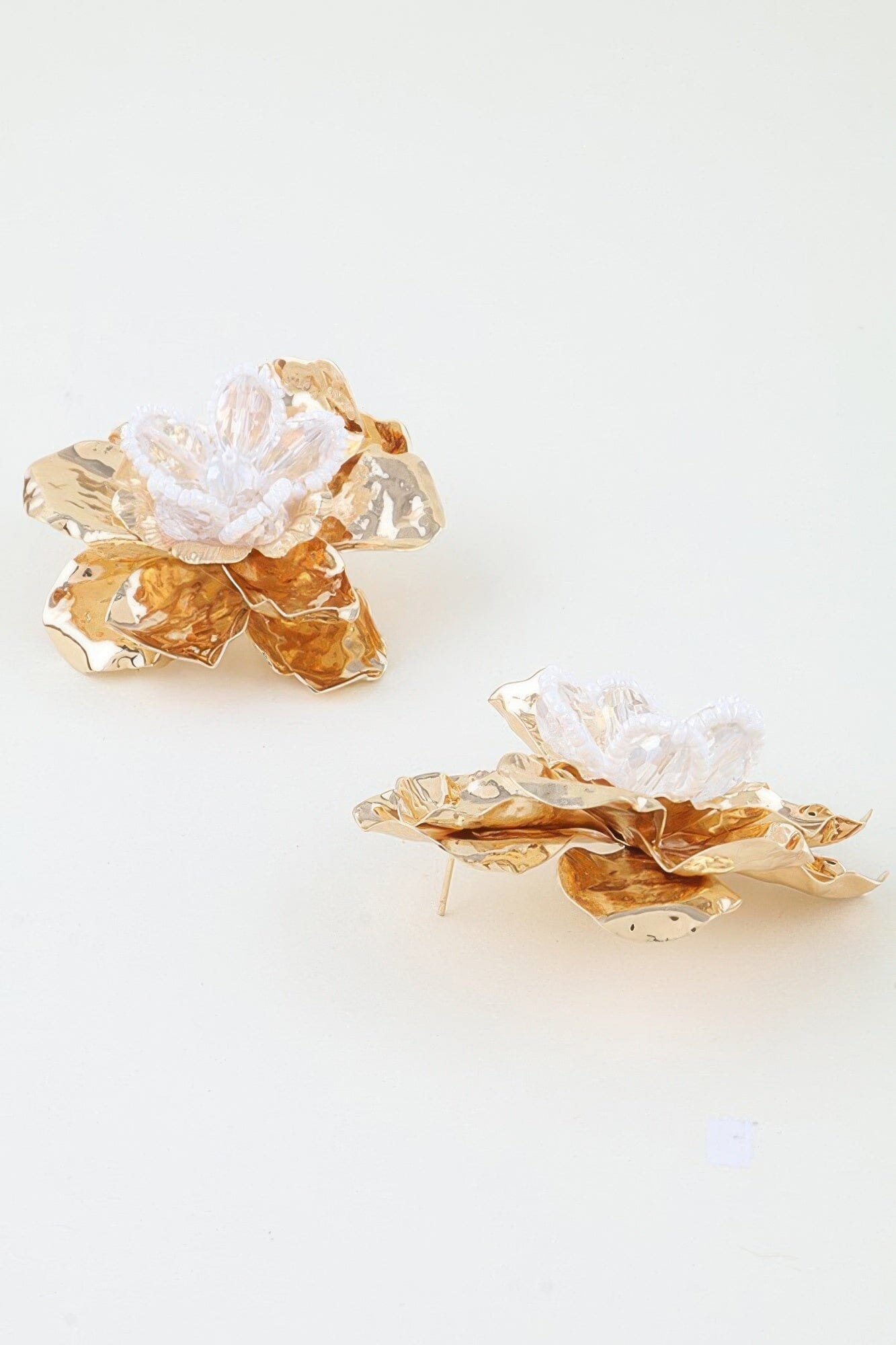 Hammered Blooming Flower Stud Earrings Apparel & Accessories > Jewelry > Earrings jehouze 