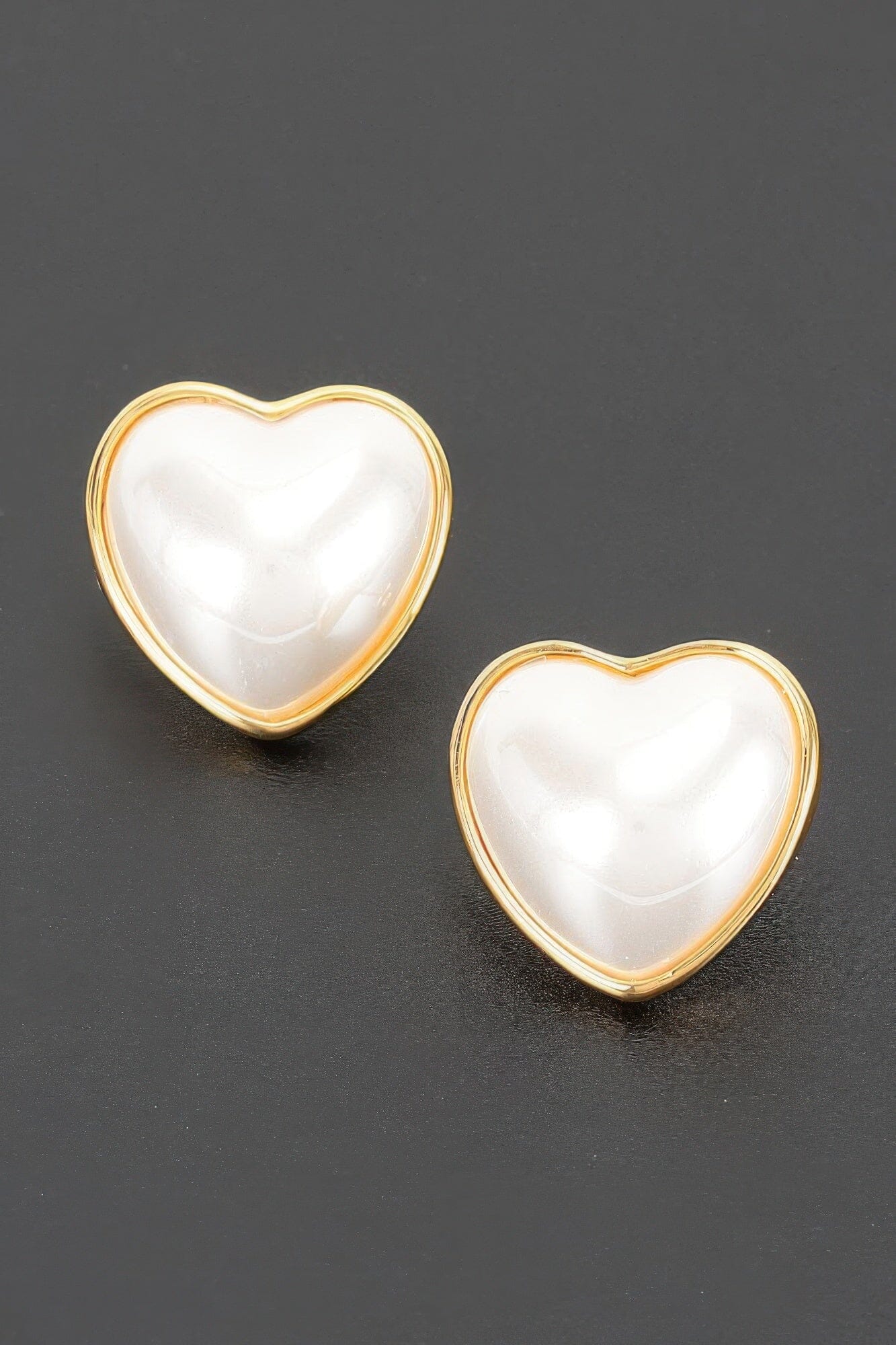 Heart-shaped Pearl Stud Earrings With Simple Metal Frame Apparel & Accessories > Jewelry > Earrings jehouze 