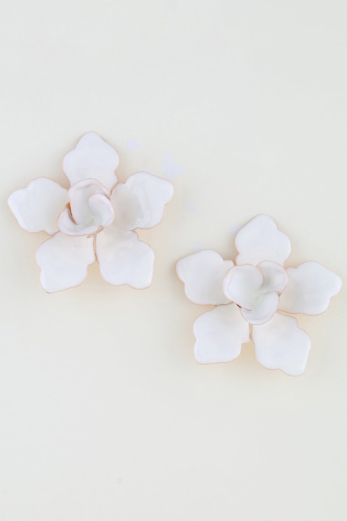 Modern Sakura Stud Earrings Apparel & Accessories > Jewelry > Earrings jehouze 