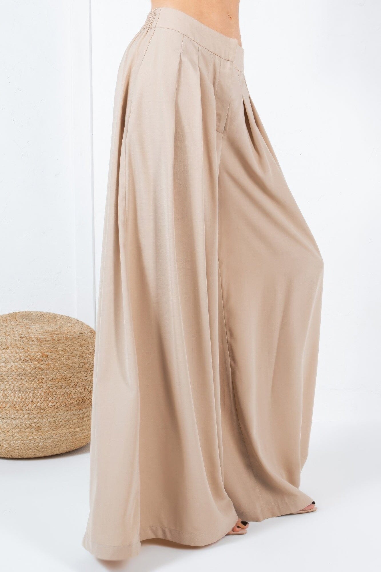 Women Large Hem Wide Leg Pleated Solid Pants Pants jehouze 