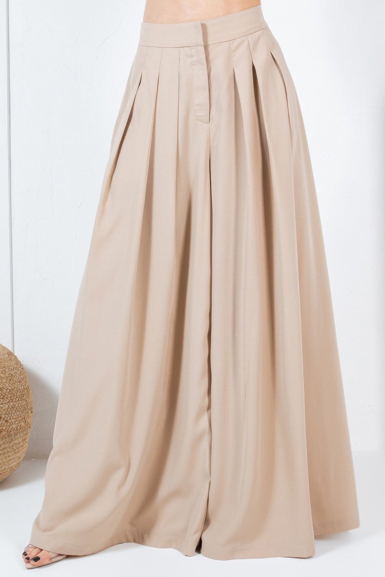 Women Large Hem Wide Leg Pleated Solid Pants Pants jehouze 